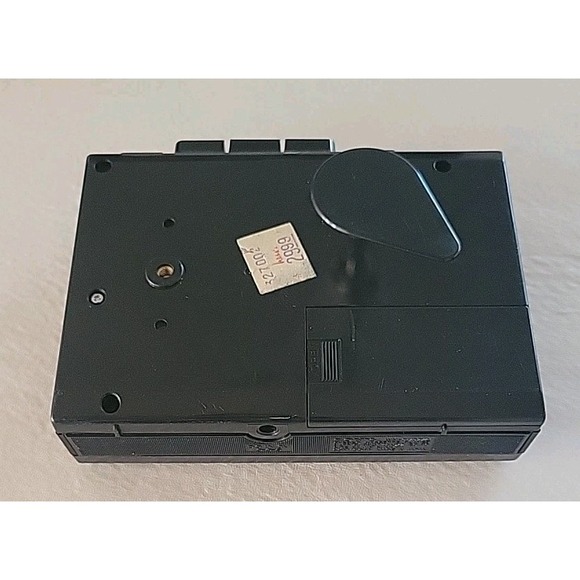 Vintage Sony Walkman WM-41 Cassette Player — Not Working — For Parts or Repair - Picture 7 of 7